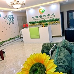 【周瑞玲心理咨询中心】情绪枯竭：当代人的精神荒漠与自我救赎